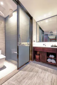 Tianmen Summit Hotel-Near the LiShui River-Free pick-up - Baño
