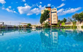 Zuke Garden & Resort - Pool