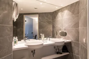 ARCOTEL Donauzentrum Wien - Badrum