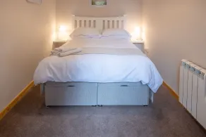 Contemporary One Bedroom Apartment Close To All Amenities In Conservation Area - Chambre
