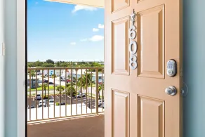 Canaveral Towers - Oceanfront Condos with Pool and Mini Golf by Port Canaveral - Cocoa Beach - Interior entrance