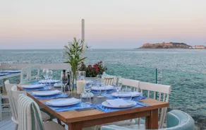 Cavo Seaside Suites - Restaurant