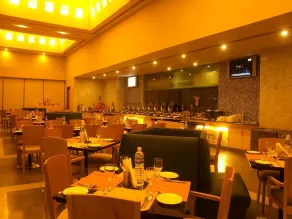 Radha Hometel - Restaurant