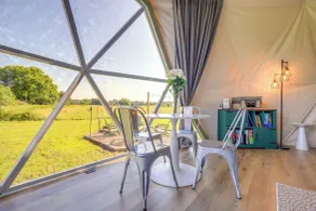Luxury Glamping Dome w/ Private Hot Tub in Butler - Innvendig