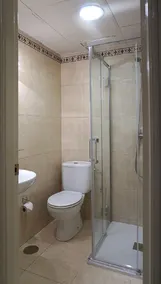 Hostal Forum - Baño