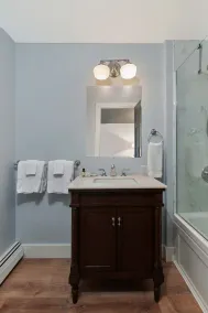 The Whitlock by The Lenox Collection - Salle de bain