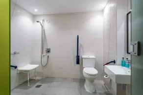 Holiday Inn Sittingbourne by IHG - Baño