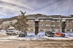 3BR Riverfront Retreat 1 Min to Vail or BC Shuttle - Interior