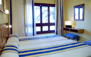 Hotel Apartamentos Londres La Manga - Chambre