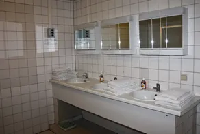 Ambassador Suites Antwerp - Bathroom