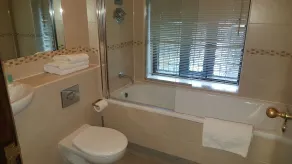 Best Western The Rose & Crown Hotel - Bathroom