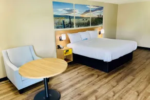 Days Inn by Wyndham Burleson Ft. Worth - Room