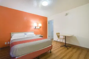 Motel 6 – Lakewood, CO - Chambre
