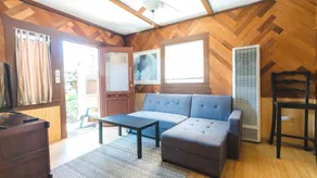 Bungalow 1 Block Walk to the Beach - Vardagsrum