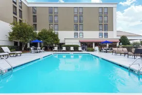 Holiday Inn Express & Suites Wilmington-University Center by IHG - Piscina