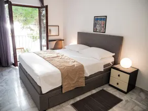 Luxury Villa on the Beach with sunny Garden, Parking - Værelse