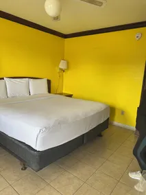 Evergreen Plaza Inn - Chambre