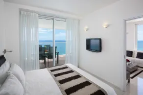 Island Luxurious Suites Hotel and Spa - Vue de la chambre