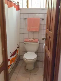 Valley View Lodge - Finca Huetares - Bathroom