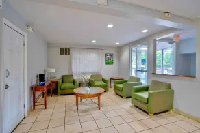 Motel 6 Virginia Beach - Zona de estar del vestíbulo