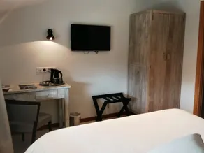 Logis Hôtel Les Pages - Værelse