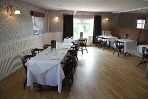 5 Corners Guest Inn - Restaurant
