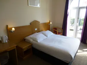Esplanade Hotel - Clacton On Sea, Beachfront Hotel by OYO - Room