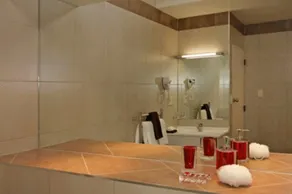 Kiwi Studios Motel - Bathroom