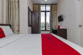 RedDoorz Plus @ Paal 2 Manado - Habitación