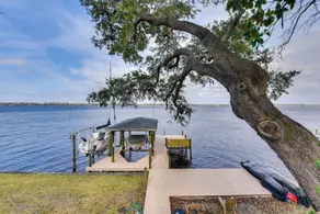 Hot Tub & Boat Dock: Getaway on Deer Point Lake! - Interior