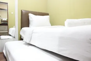 Parquette 2BR Gateway Ahmad Yani Cicadas Apartment - Værelse