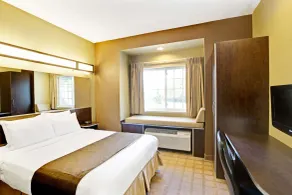 Microtel Inn & Suites by Wyndham Bryson City - Chambre