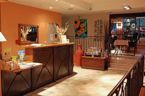 Hotel Restaurant Le Gardon - Pont du Gard - Reception