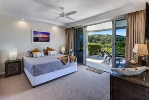 Poinciana 011 Deluxe 2 Bedroom Apartment Centrally Located With Golf Buggy - Room