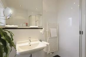 Hotel Augustiner Tor - Bathroom