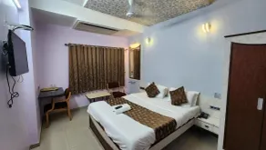 Hotel Aishwarya - Room