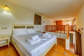 Mourtzanakis Residence - Traditional Eco Hotel in Achlada - Rom