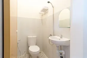 Capital O 873 Kamani Homestay Syariah - Bathroom