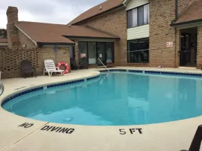 Days Inn by Wyndham King-Winston Salem Area - Pool