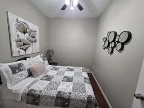 Mjd Place & Executive Suites - Room
