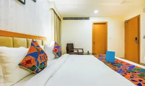 KVR Capitol Suites - Room