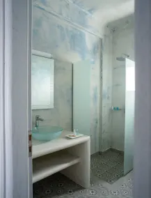 Ikies Santo Filoxenia Apartments - Bathroom