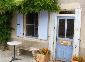 Spaziosa casa / cottage con 1 camera da letto con piscina in comune nella Charente - Reception