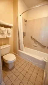 The Miramar Inn - Bathroom
