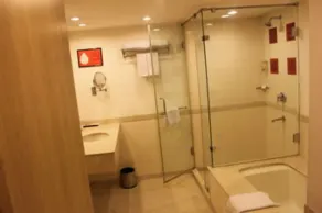 Red Fox by Lemon Tree Hotels, Jaipur - Baño