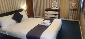 All Seasons Gatwick Guest House & Parking - Room