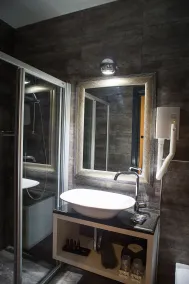 Log In Rooms - Bathroom