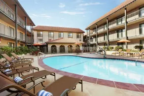 Embassy Suites by Hilton Lompoc Central Coast - Piscine