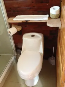 Refugio Pullao - Bathroom