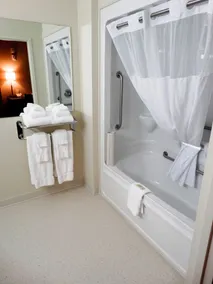 Quality Inn & Suites Quispamsis - Badezimmer
